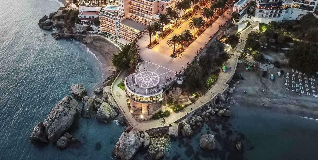 Hotel Bajamar Ancladero Playa ネルハ エクステリア 写真