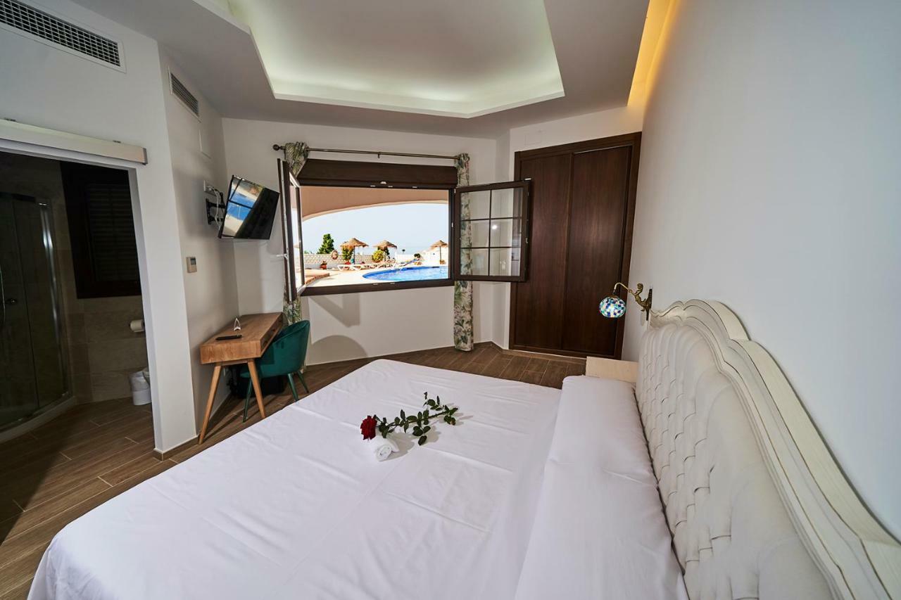 Hotel Bajamar Ancladero Playa ネルハ エクステリア 写真