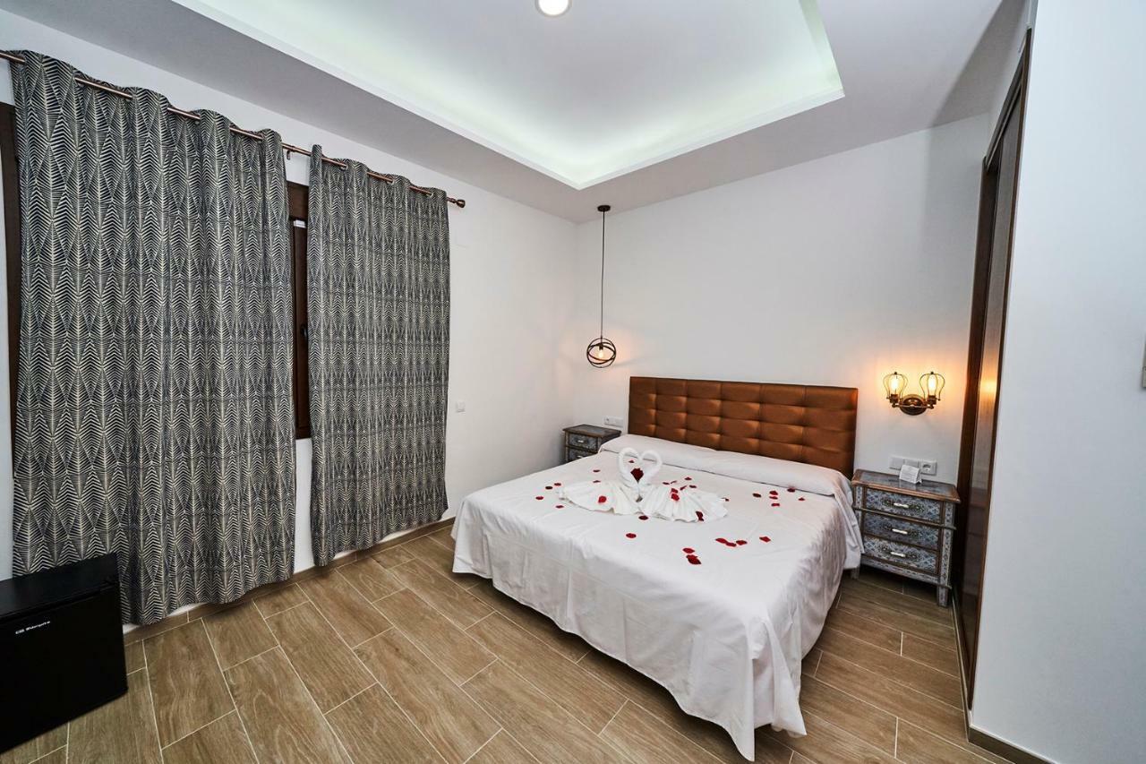 Hotel Bajamar Ancladero Playa ネルハ エクステリア 写真