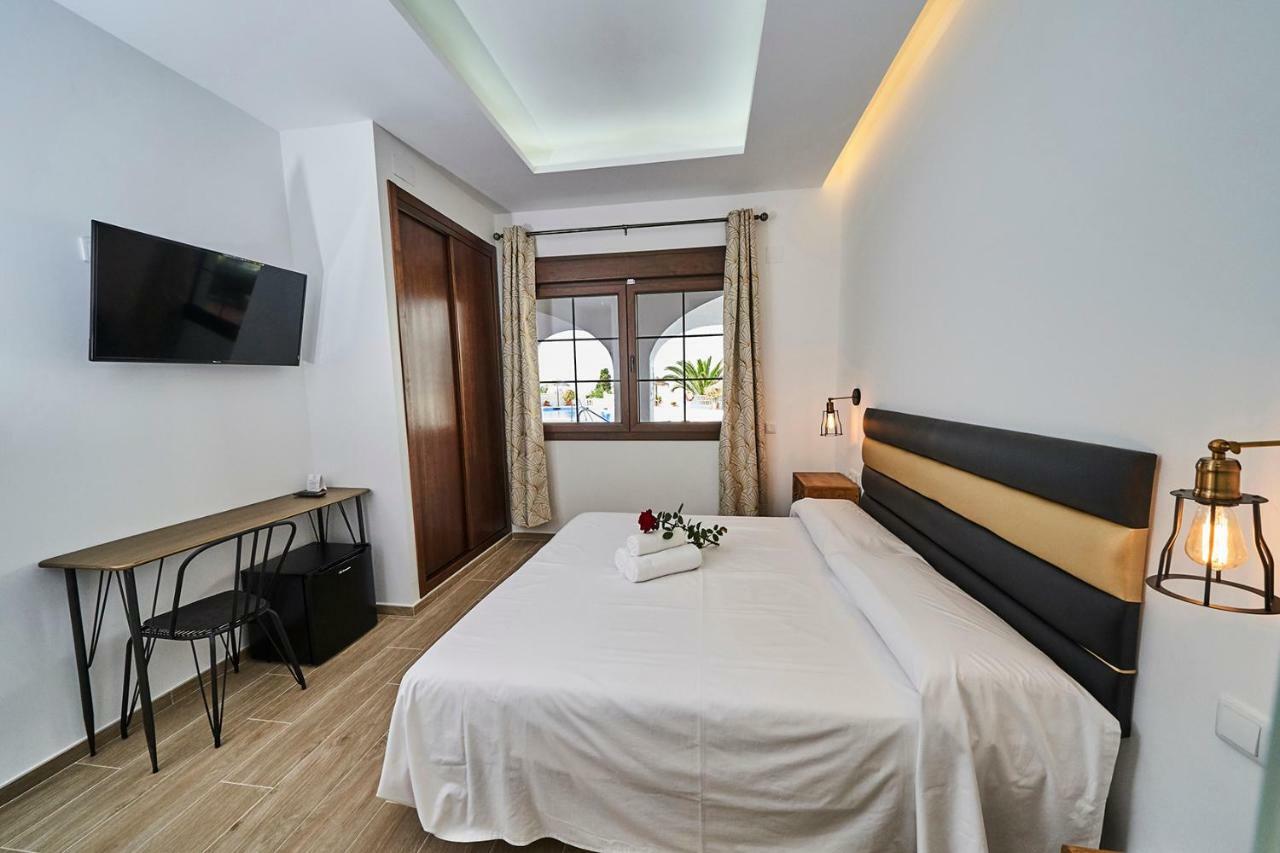 Hotel Bajamar Ancladero Playa ネルハ エクステリア 写真